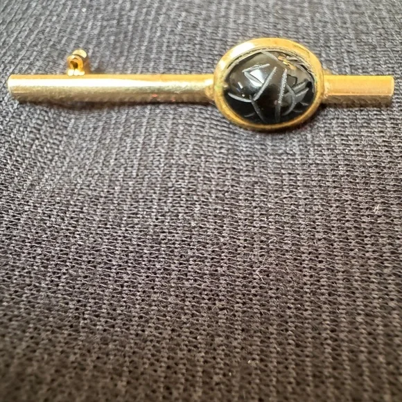 VINTAGE SCARAB  NOT SCRATCHED  Its the design Antique Black Brooch Pin - Picture 3 of 4
